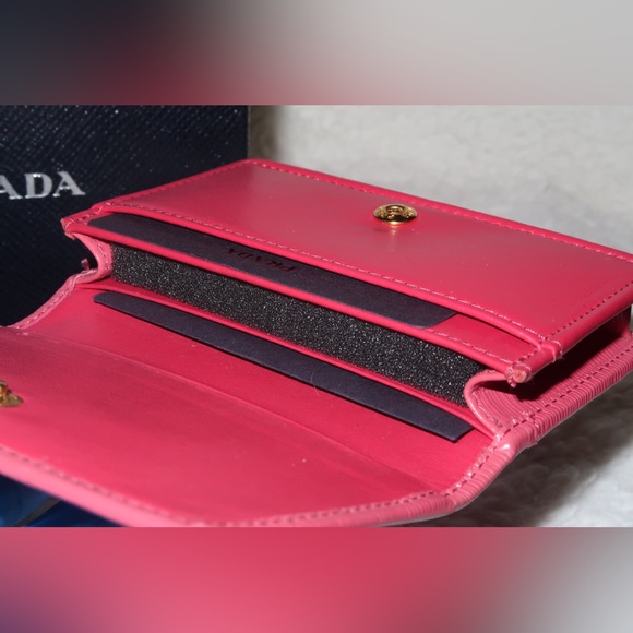 Authentic Prada - Vitello Leather Small Wallet - Picture 16 of 17